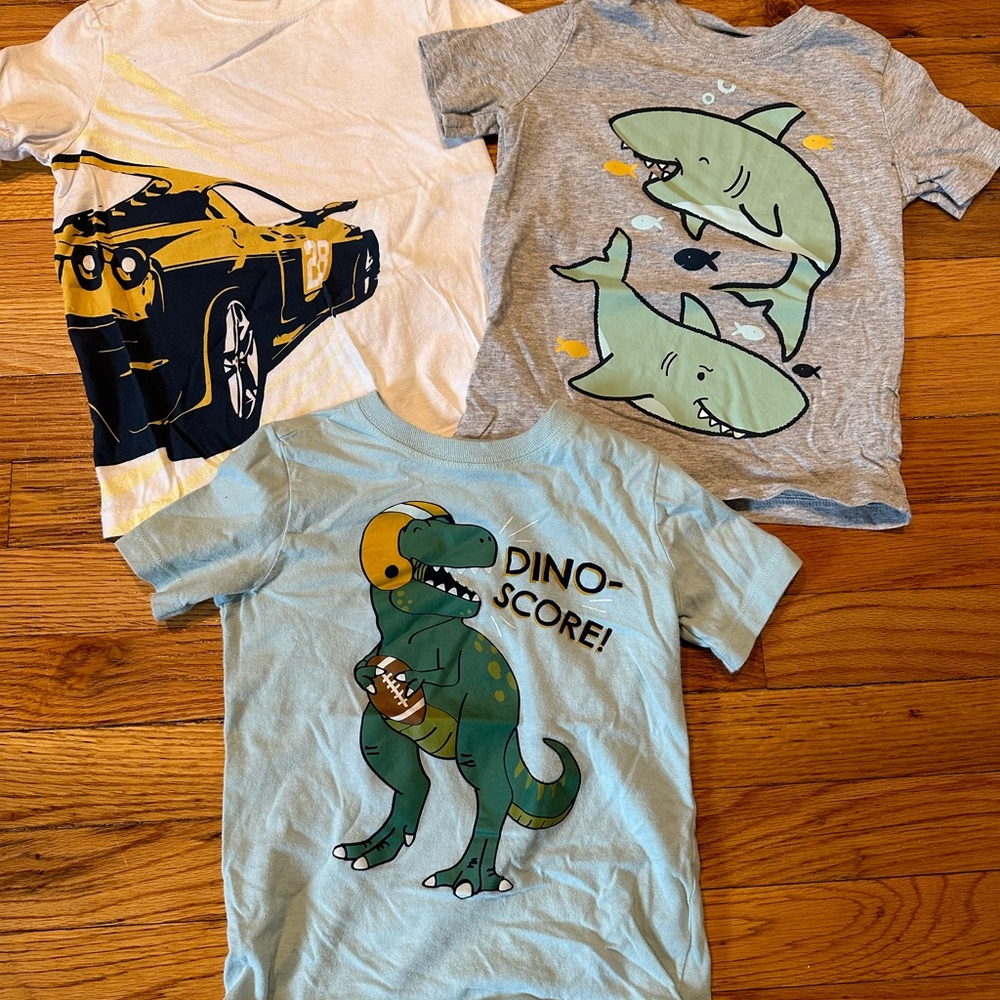 Boys size 4T tee shirt bundle. Carter’s brand.
